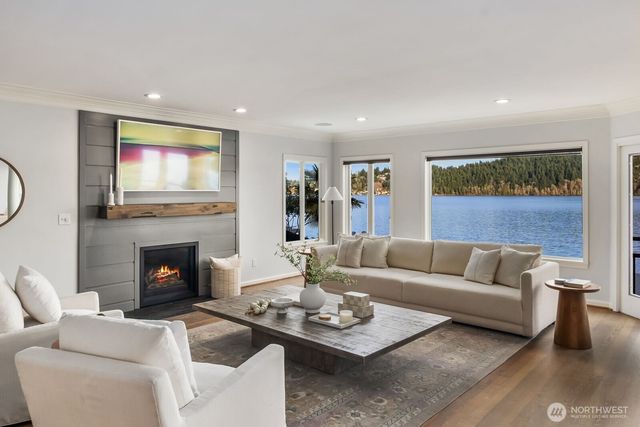 14014 Riviera Place NE, Seattle, WA 98125