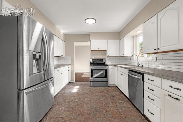 216 De La Vista Street, Colorado Springs, CO 80911
