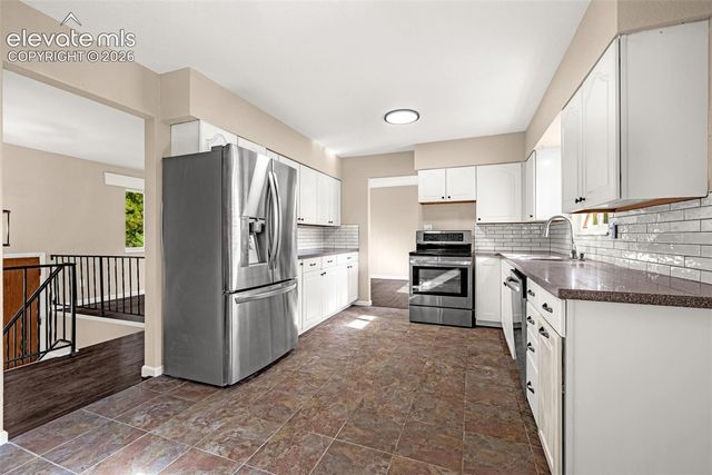 216 De La Vista Street, Colorado Springs, CO 80911