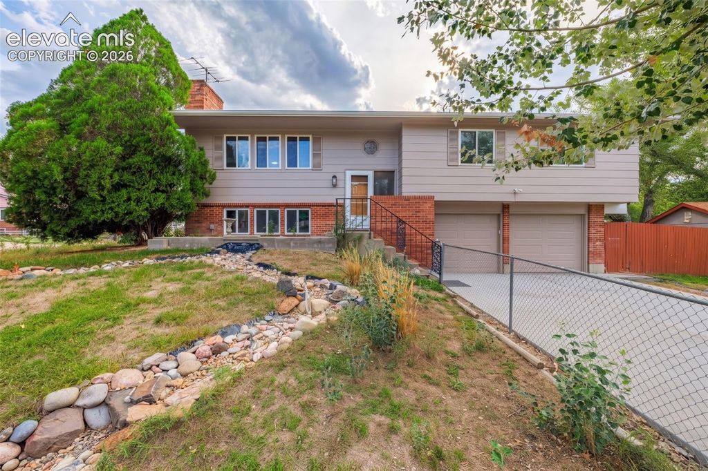 216 De La Vista Street, Colorado Springs, CO 80911 — photo 3
