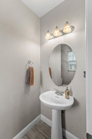 3050 N Kayenta Street, Visalia, CA 93291