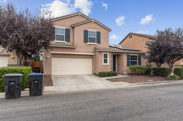 3050 N Kayenta Street, Visalia, CA 93291