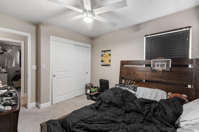 3050 N Kayenta Street, Visalia, CA 93291