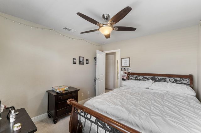 3050 N Kayenta Street, Visalia, CA 93291