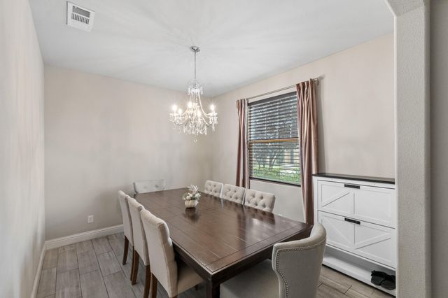 3050 N Kayenta Street, Visalia, CA 93291