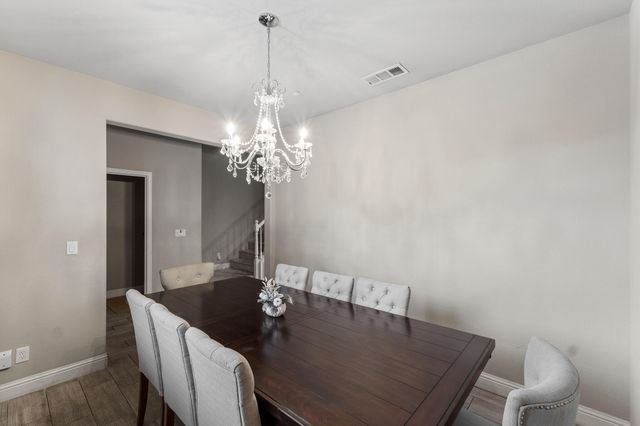 3050 N Kayenta Street, Visalia, CA 93291