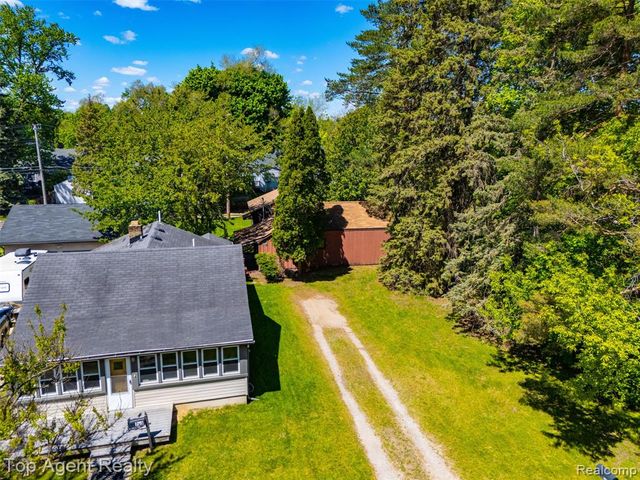 745 Karmada Street, Plymouth, MI 48170