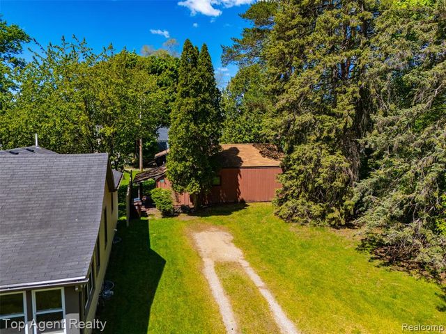 745 Karmada Street, Plymouth, MI 48170