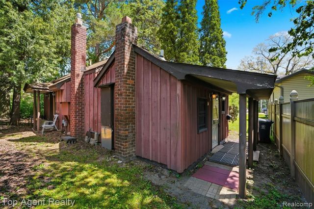 745 Karmada Street, Plymouth, MI 48170