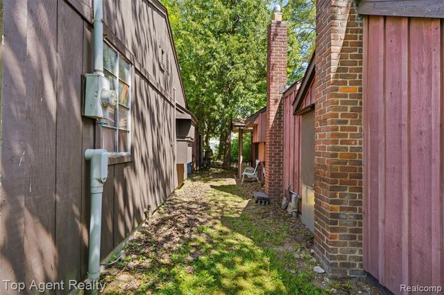 745 Karmada Street, Plymouth, MI 48170