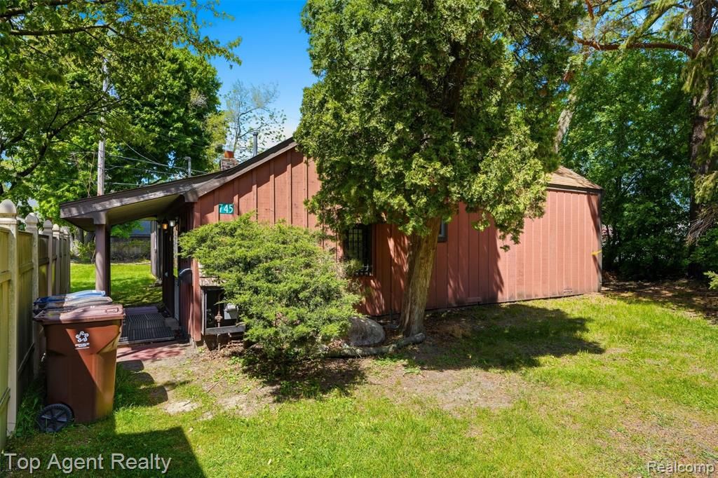 745 Karmada Street, Plymouth, MI 48170