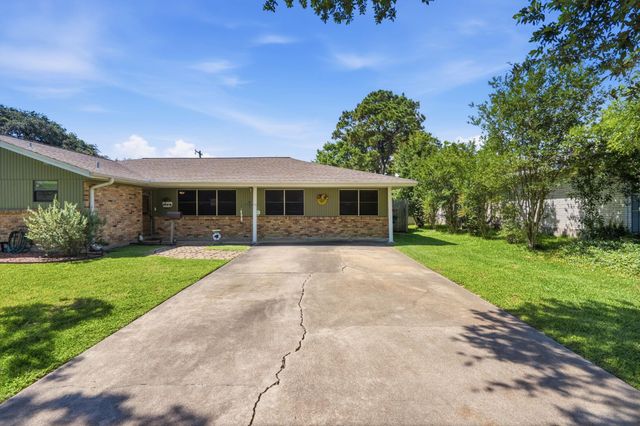 2013 18th Avenue N, Texas City, TX 77590