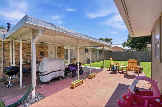 2013 18th Avenue N, Texas City, TX 77590