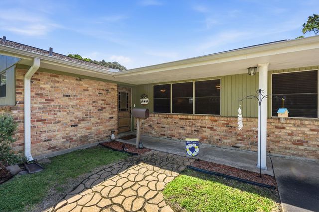 2013 18th Avenue N, Texas City, TX 77590