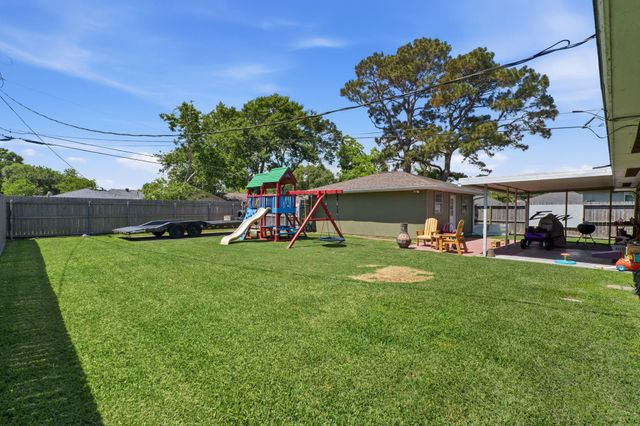 2013 18th Avenue N, Texas City, TX 77590