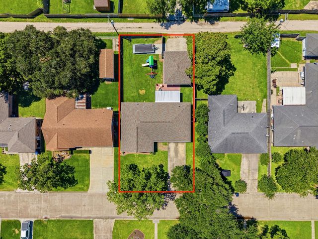 2013 18th Avenue N, Texas City, TX 77590