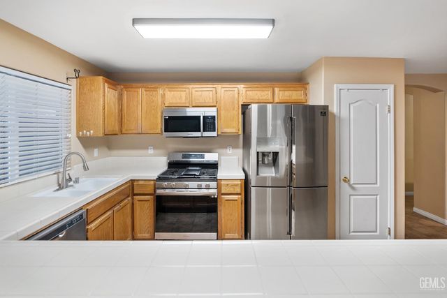 11814 Montague Avenue, Bakersfield, CA 93312