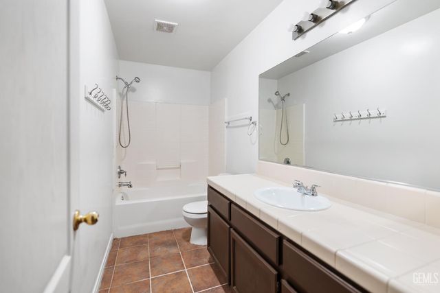 11814 Montague Avenue, Bakersfield, CA 93312