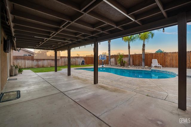 11814 Montague Avenue, Bakersfield, CA 93312