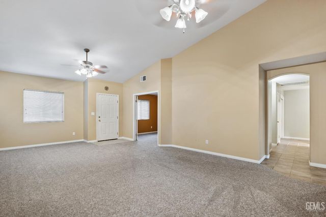 11814 Montague Avenue, Bakersfield, CA 93312