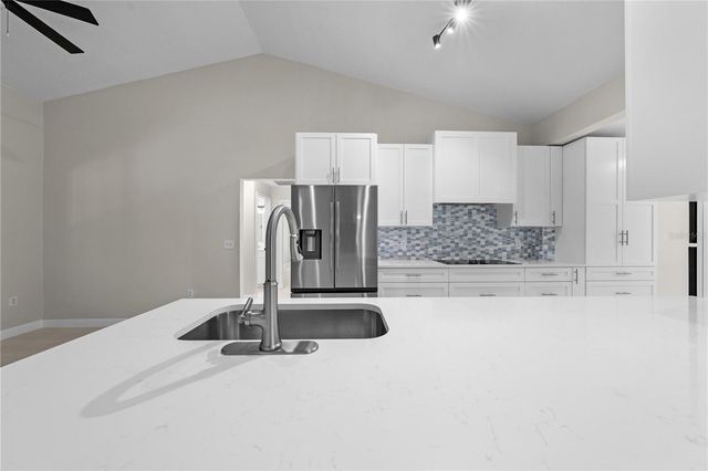 2082 CAMELOT BOULEVARD, St Cloud, FL 34772