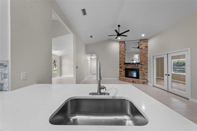 2082 CAMELOT BOULEVARD, St Cloud, FL 34772