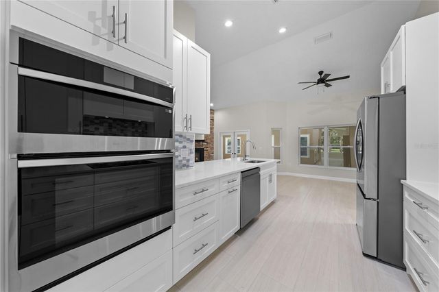 2082 CAMELOT BOULEVARD, St Cloud, FL 34772