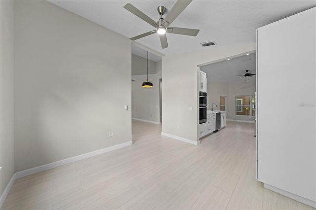 2082 CAMELOT BOULEVARD, St Cloud, FL 34772