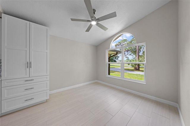 2082 CAMELOT BOULEVARD, St Cloud, FL 34772
