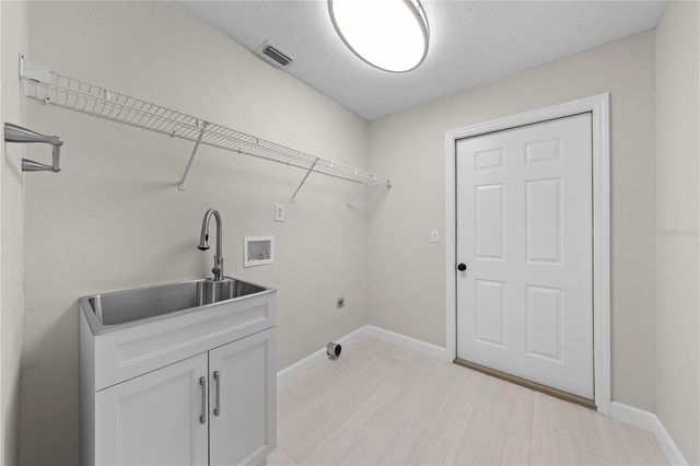 2082 CAMELOT BOULEVARD, St Cloud, FL 34772