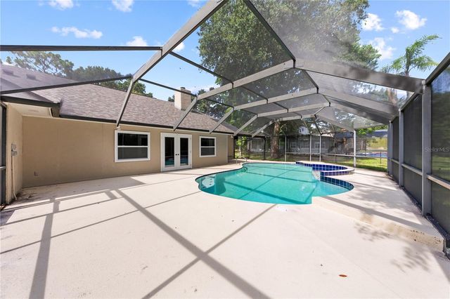 2082 CAMELOT BOULEVARD, St Cloud, FL 34772
