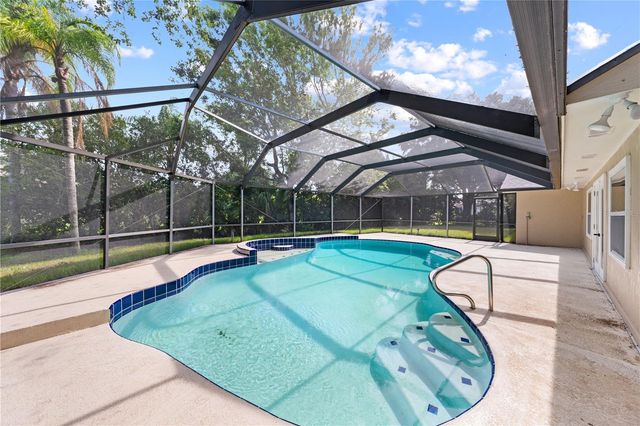 2082 CAMELOT BOULEVARD, St Cloud, FL 34772