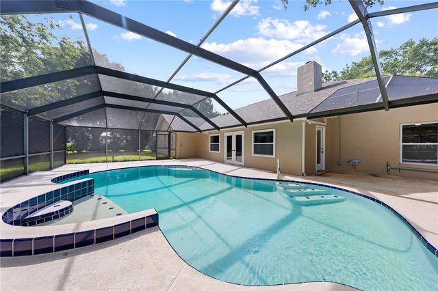 2082 CAMELOT BOULEVARD, St Cloud, FL 34772