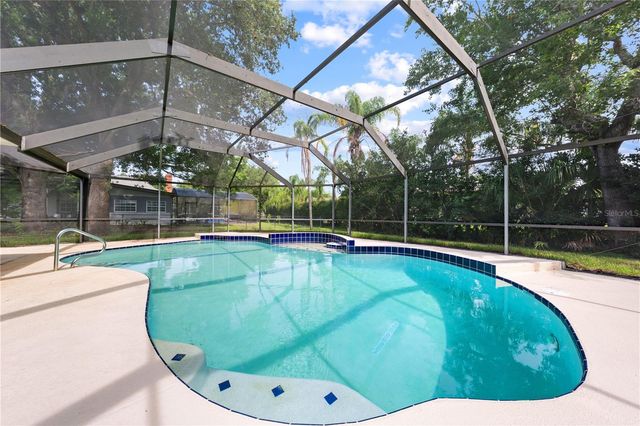 2082 CAMELOT BOULEVARD, St Cloud, FL 34772