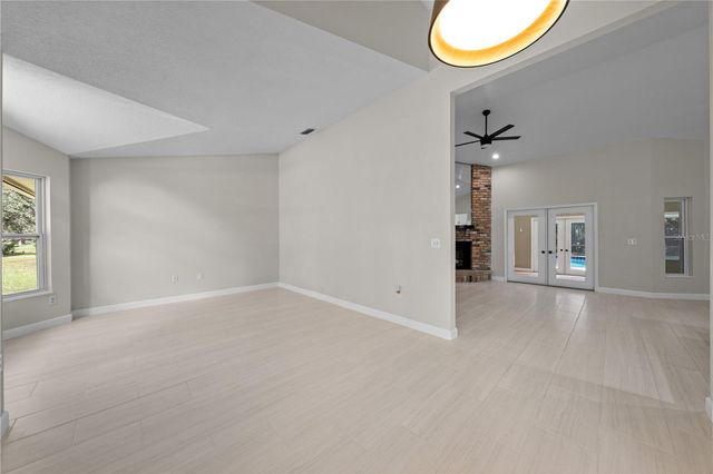 2082 CAMELOT BOULEVARD, St Cloud, FL 34772