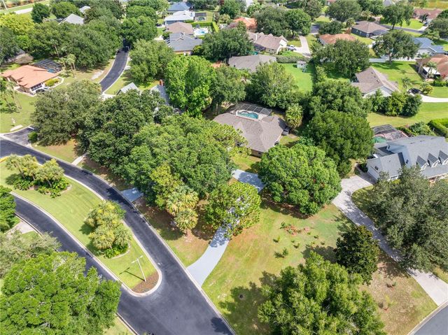 2082 CAMELOT BOULEVARD, St Cloud, FL 34772