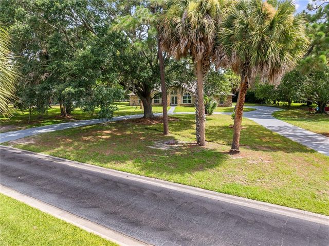 2082 CAMELOT BOULEVARD, St Cloud, FL 34772