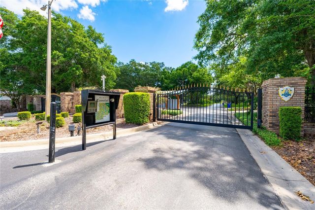 2082 CAMELOT BOULEVARD, St Cloud, FL 34772