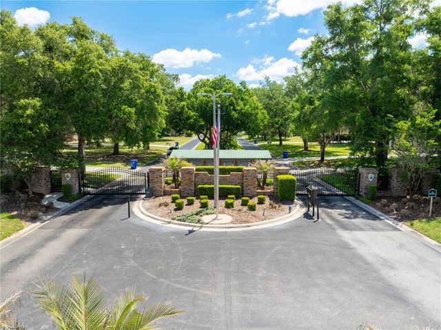 2082 CAMELOT BOULEVARD, St Cloud, FL 34772