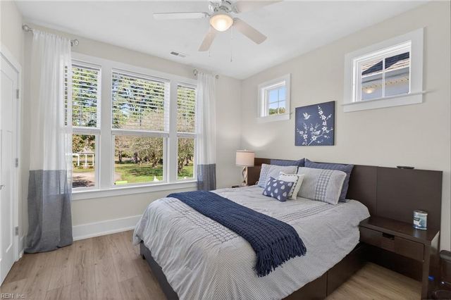 110 Creek LN, Suffolk, VA 23435