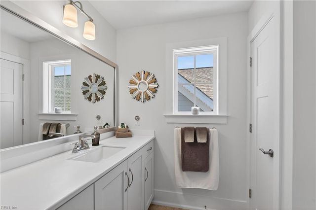 110 Creek LN, Suffolk, VA 23435