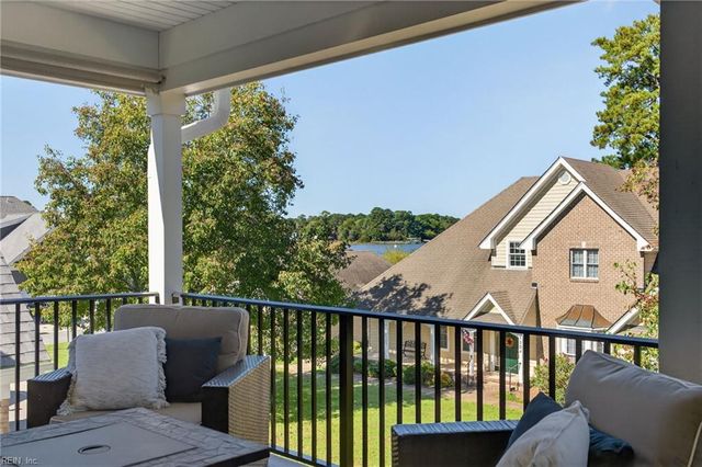110 Creek LN, Suffolk, VA 23435