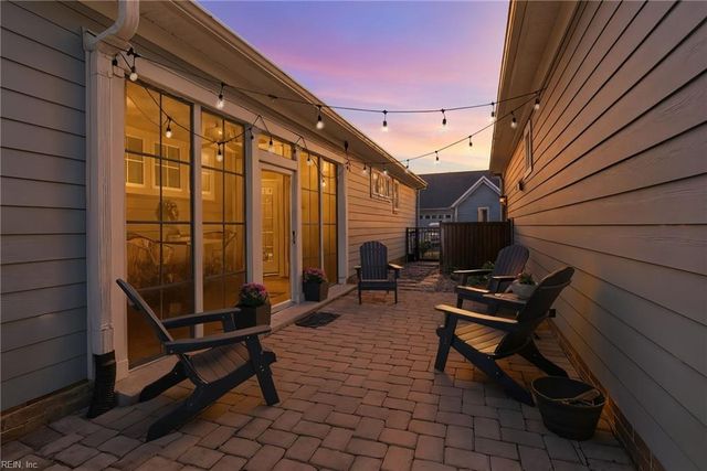 110 Creek LN, Suffolk, VA 23435