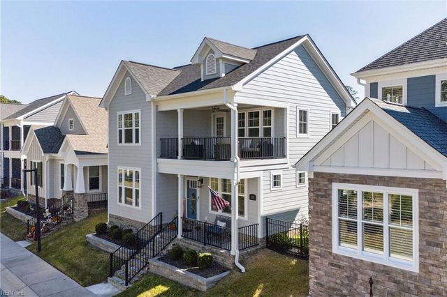 110 Creek LN, Suffolk, VA 23435