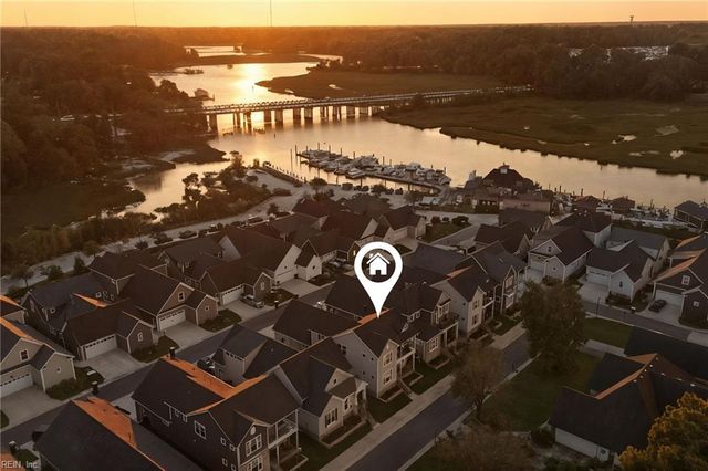 110 Creek LN, Suffolk, VA 23435