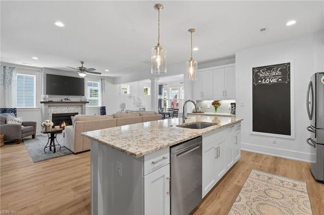 110 Creek LN, Suffolk, VA 23435