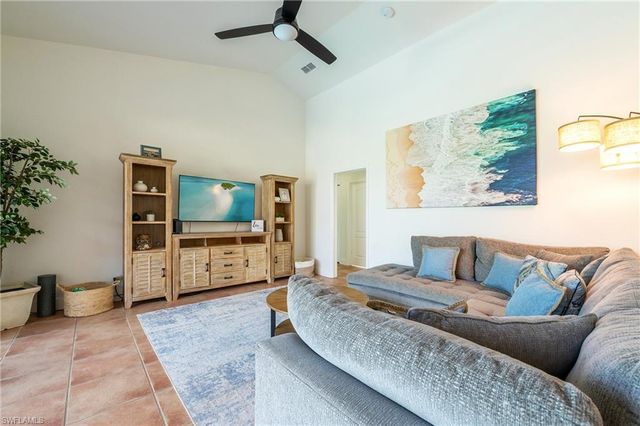 1951 Terrazzo LN, Naples, FL 34104