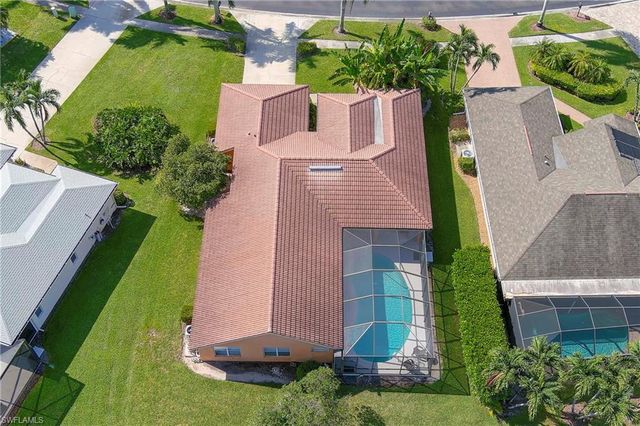 1951 Terrazzo LN, Naples, FL 34104