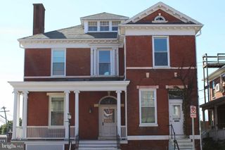 200 Carlisle St Apt C, Hanover, PA 17331