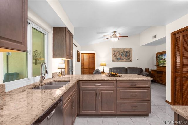 2250 W Huntington Drive, Beverly Hills, FL 34465